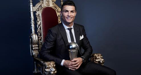 كريستيانو: أريد الاعتزال في ريال مدريد ولكن الأمر لا يتوقف علي